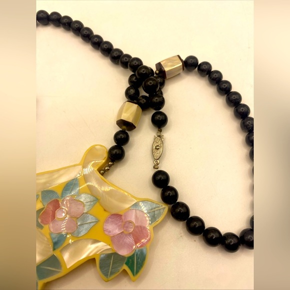 Lee Sands Inlaid MOP ivory Mother pearl Pink flower Black beads 24” - Picture 5 of 5
